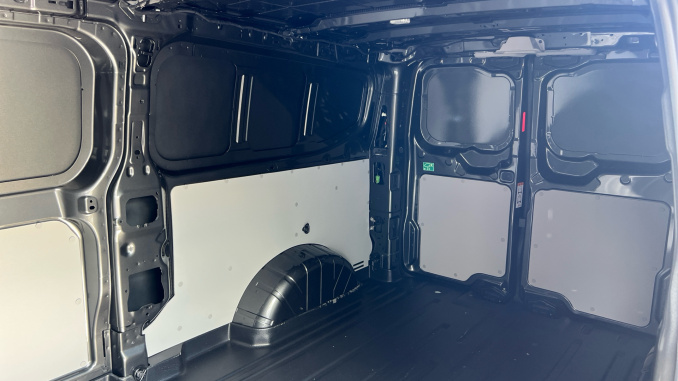 Ford Transit Custom 320 L2 Petrol Fwd 2.5 PHEV 232ps H1 Van Limited Auto - Image 16